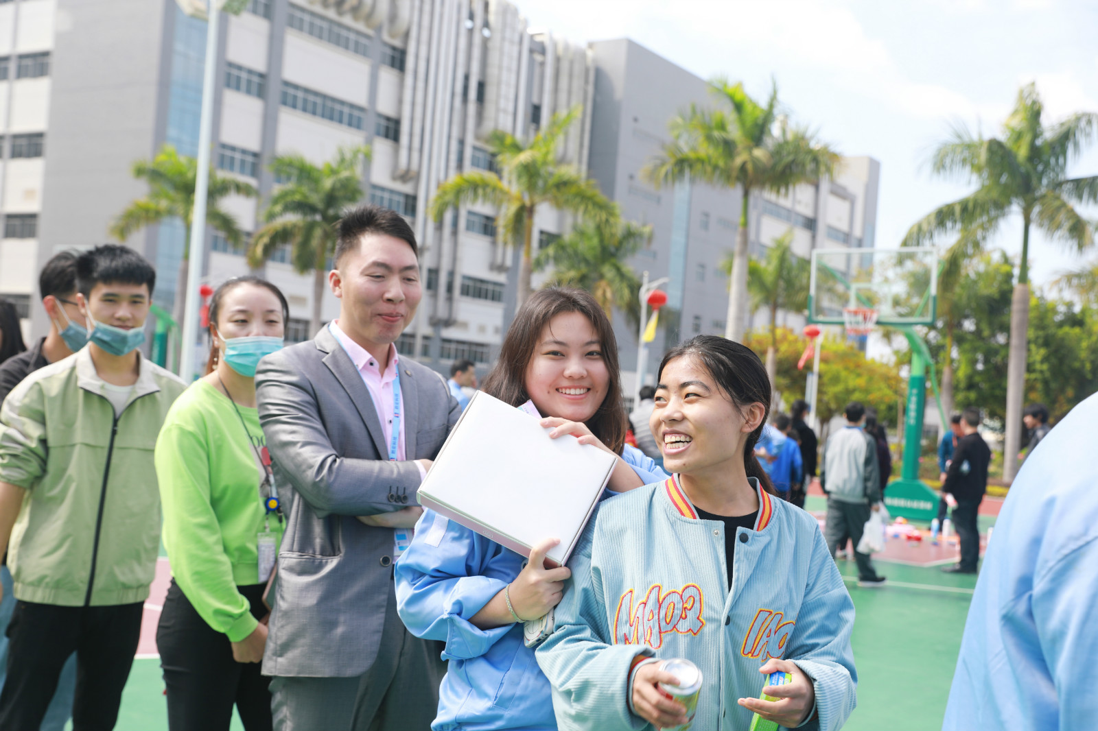 就地过年，年味不减—我在必一挺好的